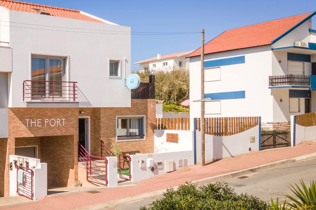 Moradia T4 Excelentemente Localizada - Praia da Areia Branca