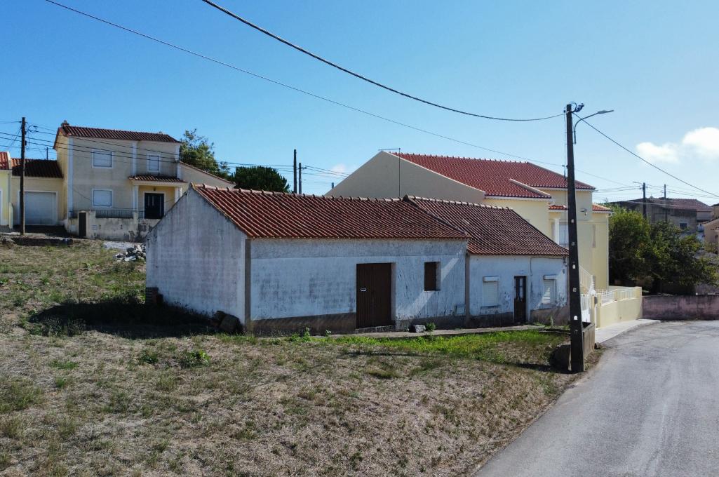 Moradia Térrea com projeto de alteração e ampliação aprovado - Sobral